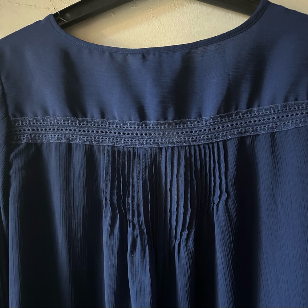 White House Black Market Navy Blue Top - Picture 6 of 7